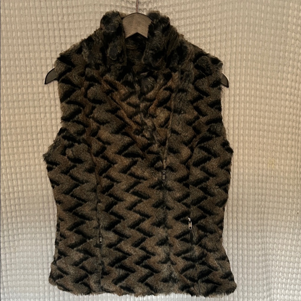 Women's Faux Fur Vest in Black and Brown.  zipper front, zipper side pockets.